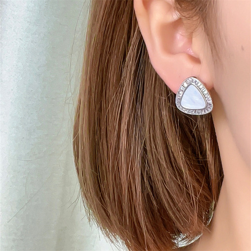 Cross-border niche design high-end geometric drop earrings, minimalist shell triangle zircon drop earrings, European and American accessories