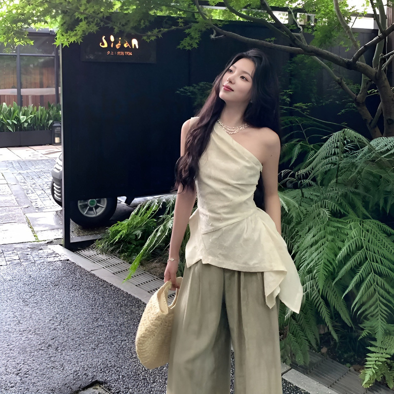 French-Style Asymmetrical Sleeveless Vest for Women, Summer Design, Irregular Off-Shoulder Top, Linen Waist-Cinching Tube Top Blouse French-Style Asymmetrical Sleeveless Vest for Women, Summer Design, Irregular Off-Shoulder Top, Linen Waist-Cinching Tube Top Blouse