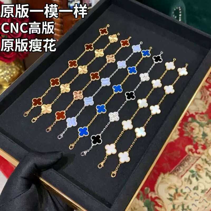 925 silver V-shaped four-leaf clover bracelet for women, thick 18k gold plating, non-fading, double-sided, with natural white mother-of-pearl and red jade 925 silver V-shaped four-leaf clover bracelet for women, thick 18k gold plating, non-fading, double-sided, with natural white mother-of-pearl and red jade