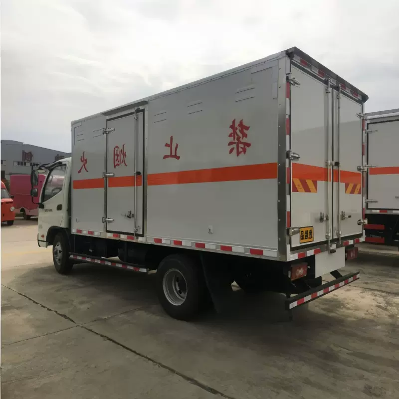 跨境出口厢式危险品货车 易燃气体气罐运输车 爆破器材运输车