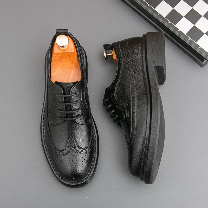 Zapatos de hombre grandes nuevos zapatos de cuero casuales de moda para hombres Bloc tallado zapatos de negocios zapatos de boda retro