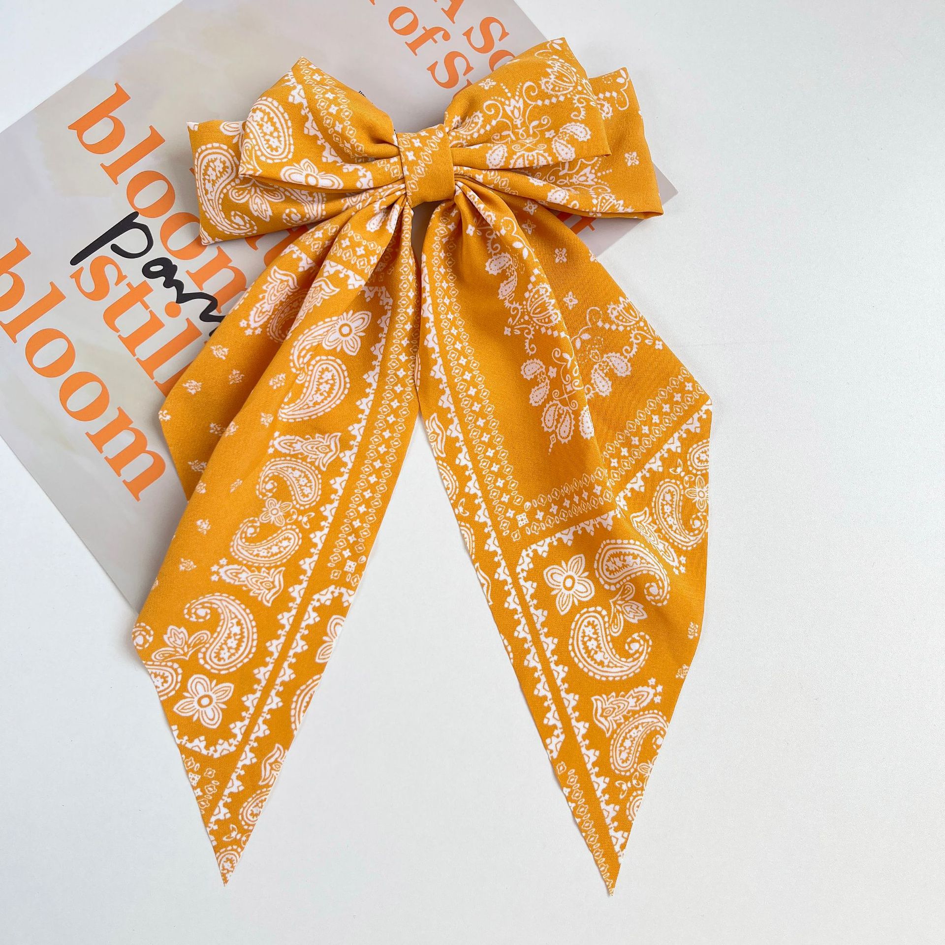 긴 노란색 인쇄