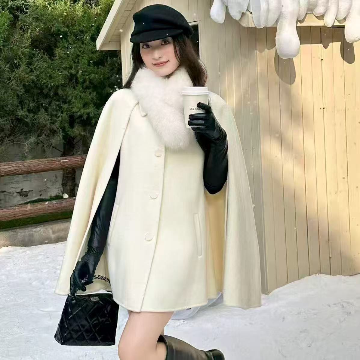 화이트(폭스 퍼 칼라)