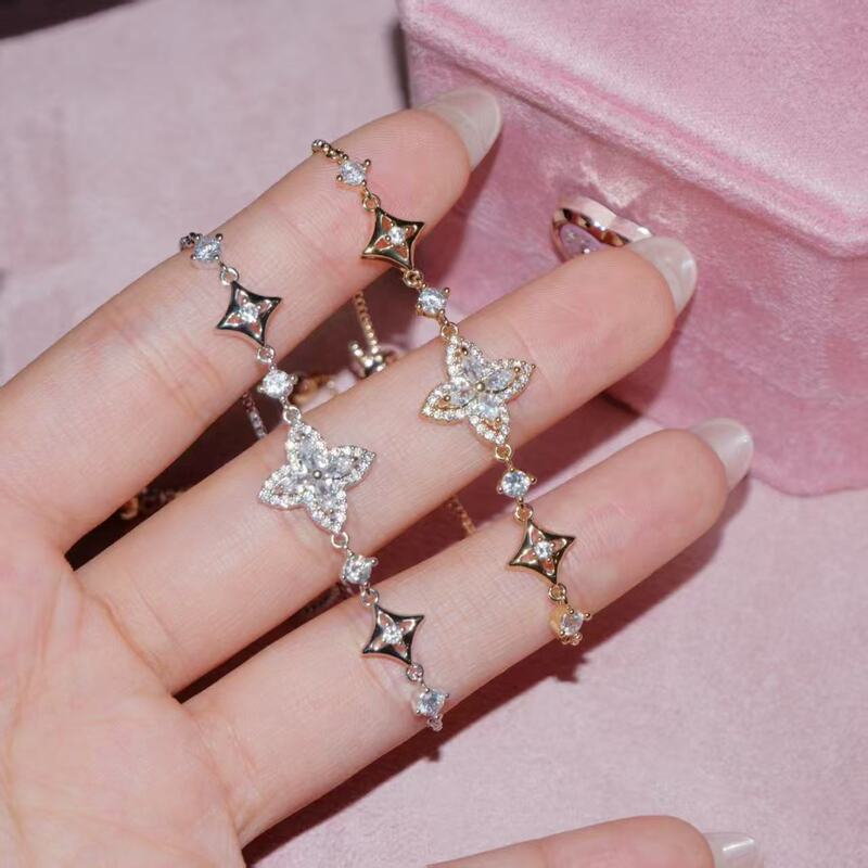Tiktok's Most Popular Item: Unique Four-Leaf Flower Bracelet, Exquisite and Versatile, Full of Rhinestones, Adjustable and Slideable