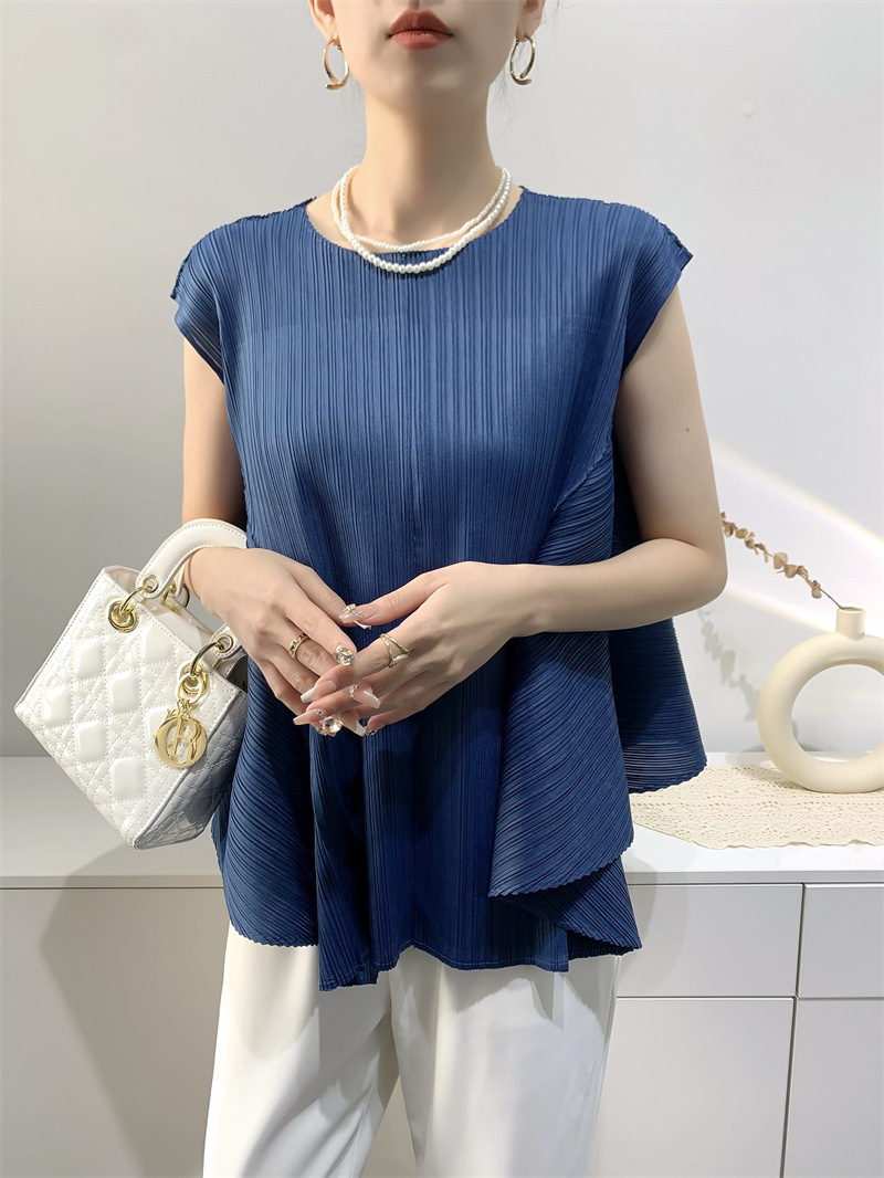 夏のtシャツの女性の不規則なしわの上着の小さい大衆の袖なしのゆったりした快適なカジュアルなkkのしわの丸首のしわの服