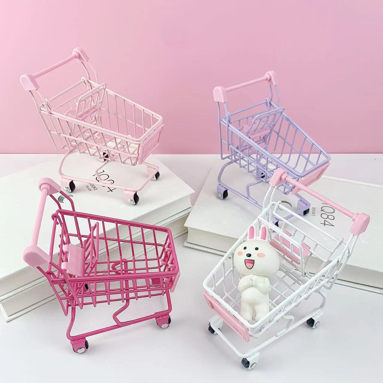 Supermarket trolley photo props headphon...