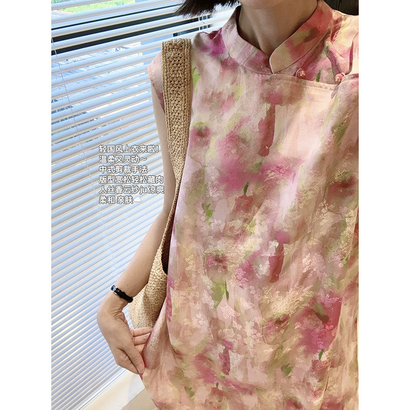 New Chinese-Style Silk-Satin Stand-Collar Shirt with Diagonal Placket and Button Closure, Elegant Sleeveless Top for Summer, New Summer Commuter Wear