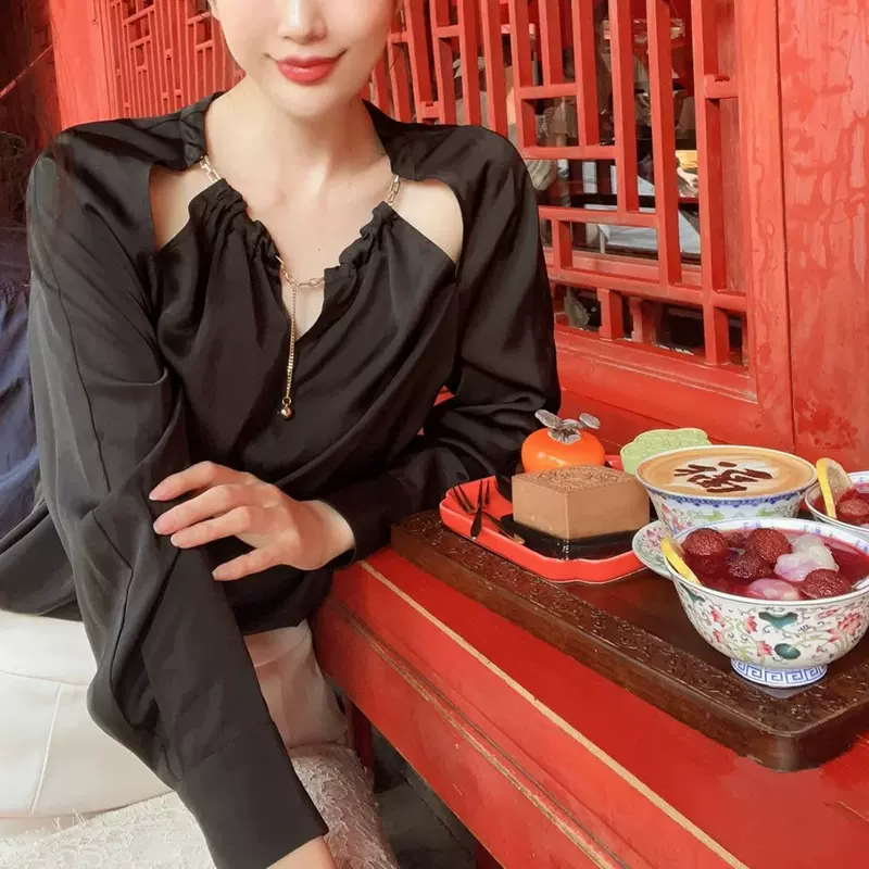 镂空缎面设计感高级长袖衬衫女法式气质锁骨上衣