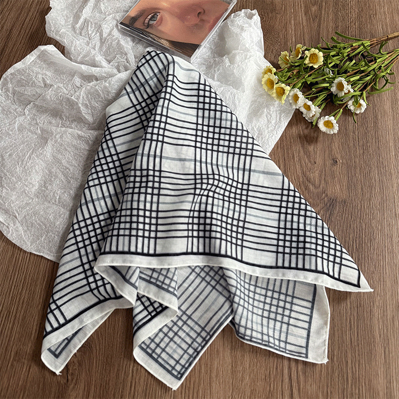 Pañuelo en la cabeza Verano femenino pastoral nuevo estilo floral literario bufanda cuadrada todo fósforo bufanda pequeña bufanda de seda correa para el cabello multifunción accesorios para el cabello