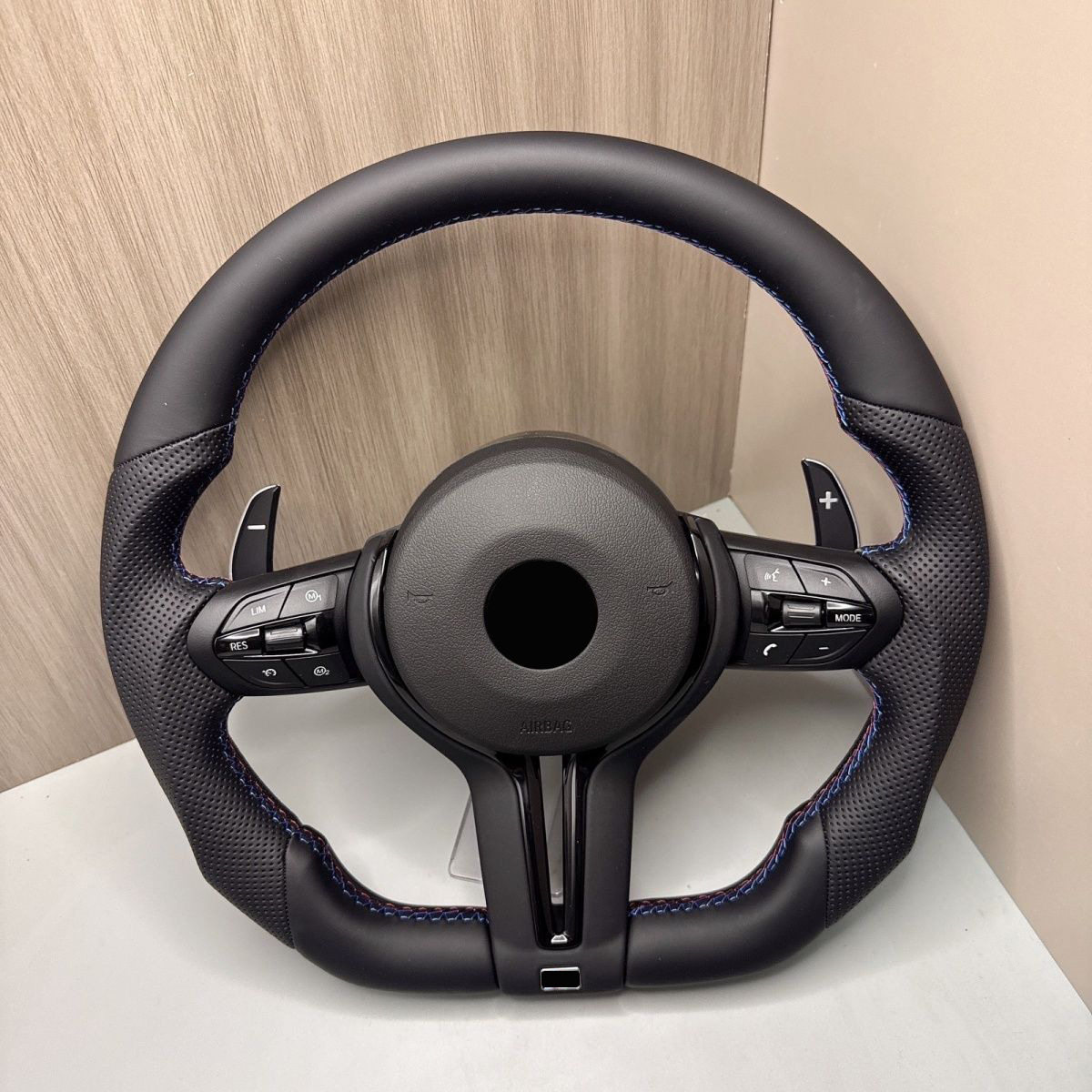 Cross-border applicable BMW E/F chassis modified flat-bottom steering wheel assembly X1X2X3X4X5X6X7 foreign trade wholesale