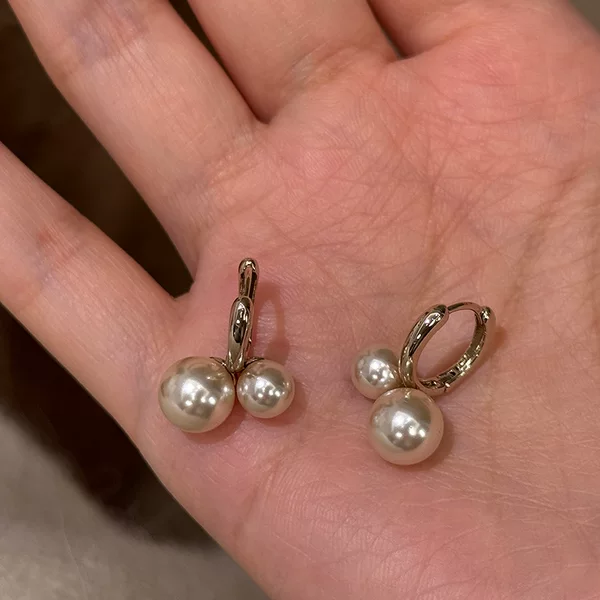 Gentle Mocha Mousse Pearl Earrings Small Cherry Ear Clips 2026 New Model Light Luxury Niche Versatile Elegant Earrings for Women