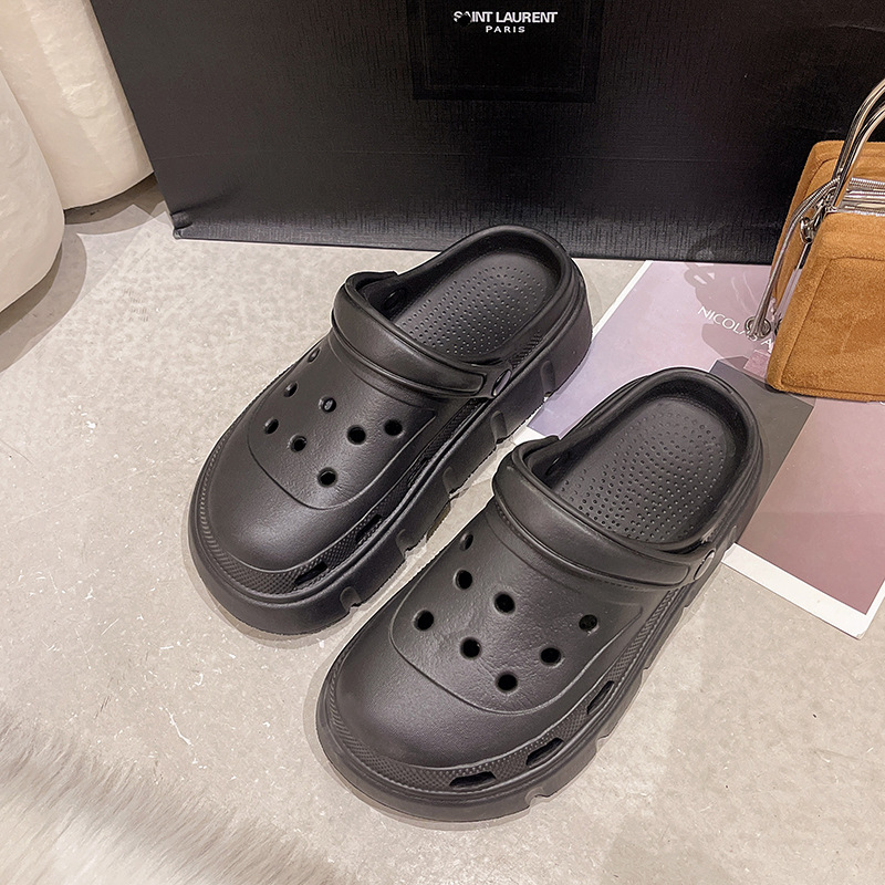 Baotou Beach women's shoes 2022 summer New muffin hole shoes Princess students thick bottom shit feeling slippers women