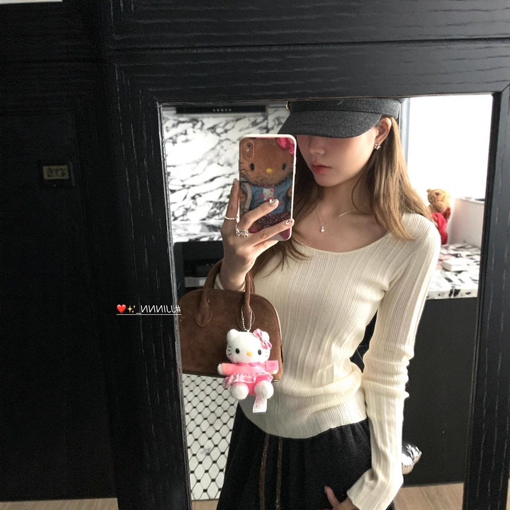 Casual Elegant, Slim-Fitting U-Neck Knitwear Top, Women's Early Autumn Wear, Tight-Fitting and Slimming Look Inner Layering Long-Sleeved T-Shirt