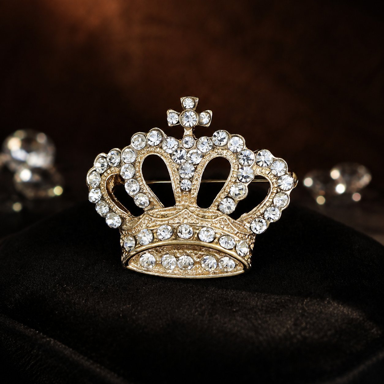 2023 New Korean Style Brooch Individuality Couple Full Diamond Crown Temperament Pin Electroplated Alloy Jewelry Accessories