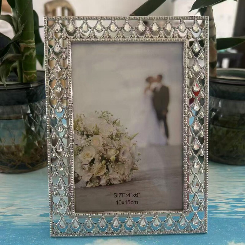 Luxury home decor wedding photo decoration ornaments European style multi-color photo frame creative rhinestone inlaid metal photo frame European style