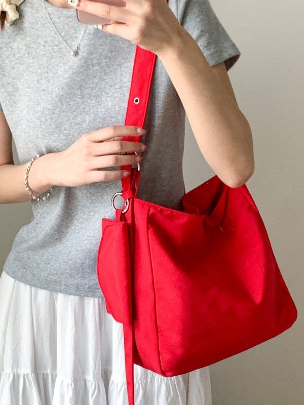 Bolsos para mujer 2025 nuevo bolso de color sólido de moda de moda Bolso de mensajero de un solo hombro de viaje casual de alta capacidad