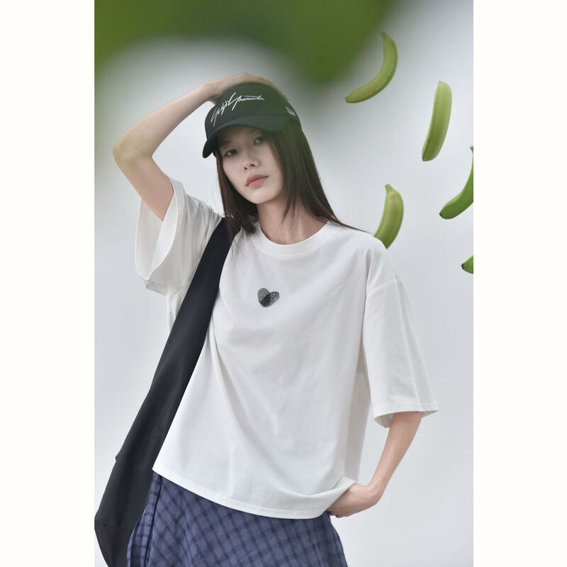 [and mountain] fingerprint love simple casual contrast printing 25 spring and summer new Joker pullover T-shirt 5526#