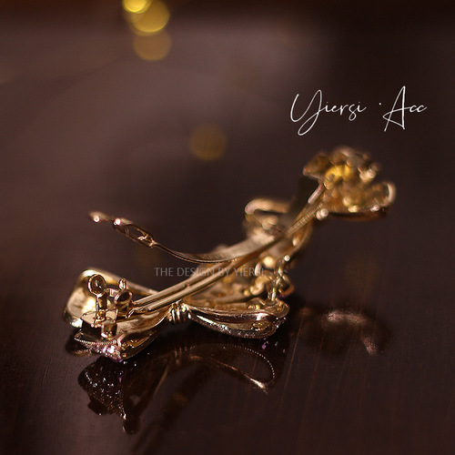 High-end bow hair clip, elegant spring clip for the back of the head, half-up hairstyle hairpin, updo hair accessory, headwear.