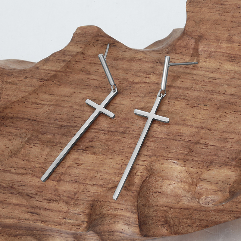 Joyas Xuping Europa y América transfronterizas de acero inoxidable color cruzado pendientes de estilo simple y frío pendientes personales al por mayor mujeres