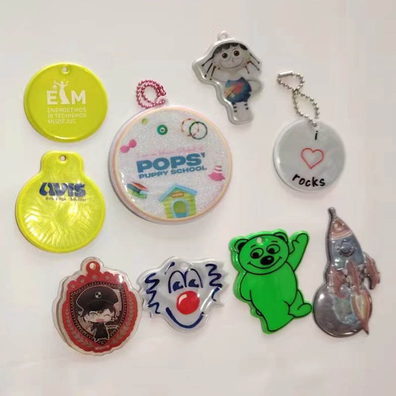 反光产品工厂 生产各种学生书包PVC环保反光挂件警示安全反光挂饰