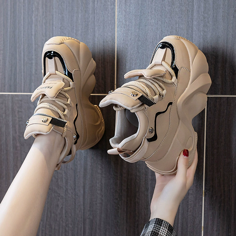 Увеличение на 8 см. Обувь для папы для женщин на осень 2023 новые дикие туфли для кексов с толстой подошвой для легких и увеличенных женских туфель