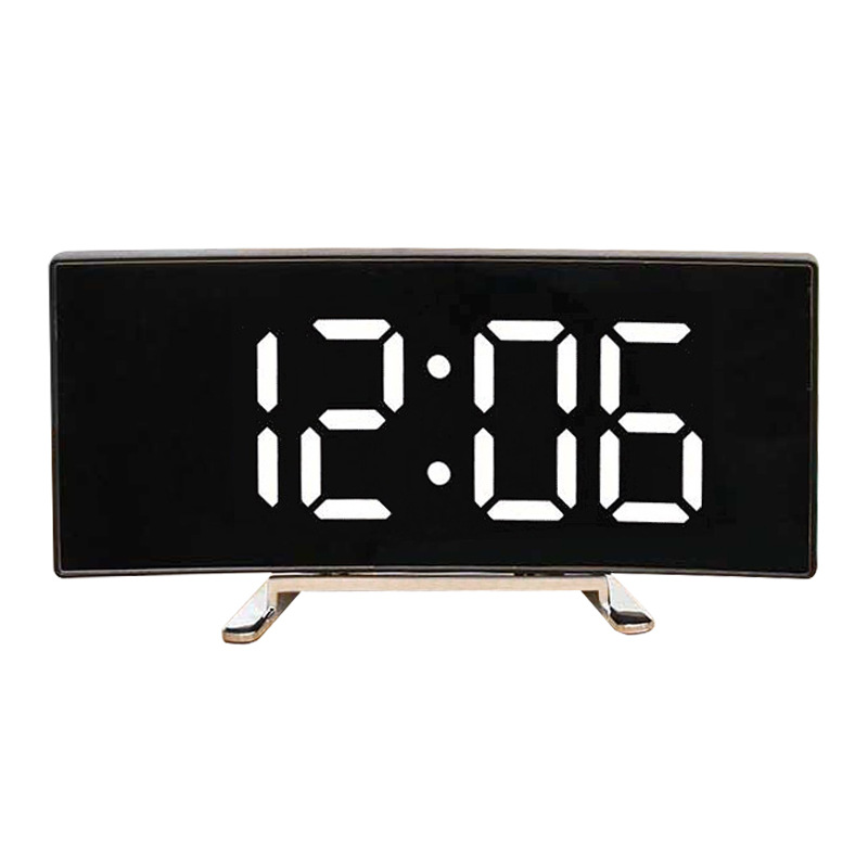 Reloj despertador digital luminoso multifuncional de escritorio con pantalla grande creativa, reloj digital LED curvo para el hogar, adorno de espejo digital