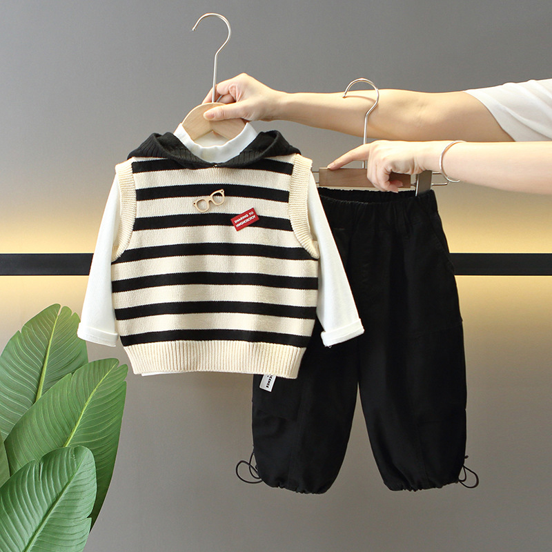 6160 traje de otoño para niños 2024 nuevo chaleco con capucha de estilo occidental para niños coreanos de tres piezas