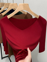 红色V领中袖T恤女2024春季新款洋气漂亮小衫内搭五分袖打底衫上衣