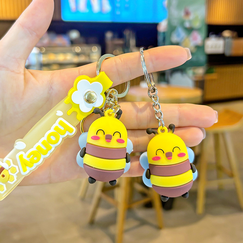2025 nuevo llavero de abeja de libélula de dibujos animados muñeca de insecto creativo bolso de escuela de estudiante colgante pequeño regalo