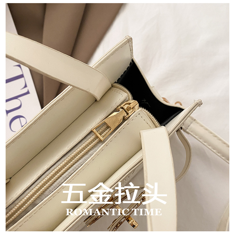 Fashion Shoulder Messenger Portable Bag display picture 23