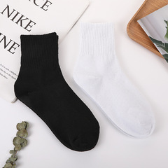 Korean style black and white solid color sports and leisure men's socks, summer comfortable and soft mid-calf socks, refreshing and breathable casual socks