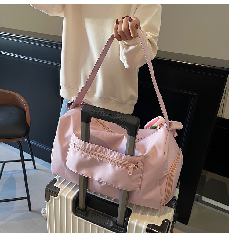 Sports yoga fitness bag 2025 new college student shoulder bag cute pendant-tipped crossbody bag popular travel bag