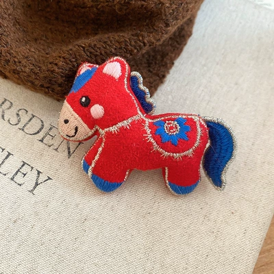 Yaxa sancaqları the Zodiac Year, Retro High-End - 4-brooch-red-pony