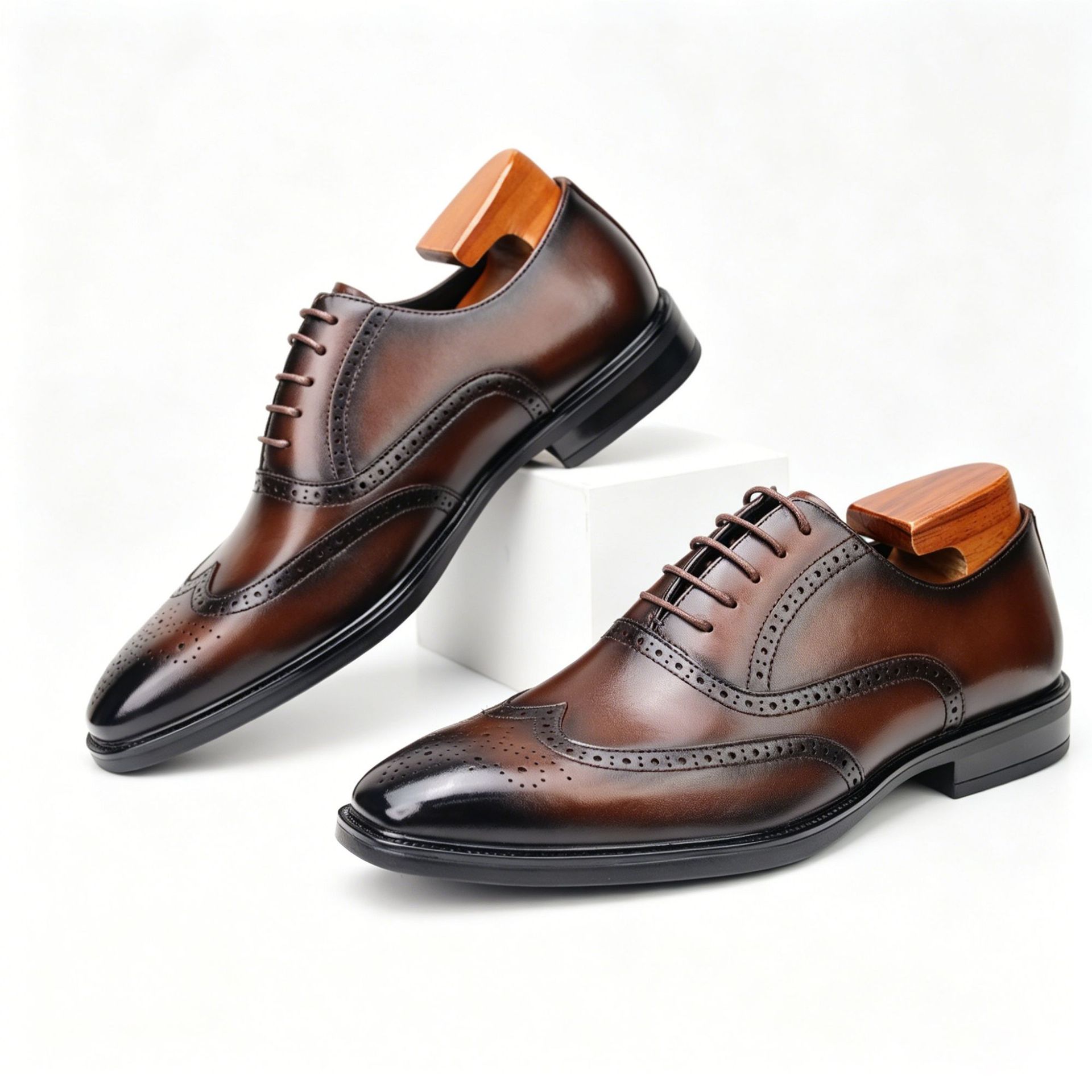 Cross-Border Large Size Leather Shoes, Business Leather Shoes, British Style Genuine Leather Brogue Carved Leather Shoes, Men's Japanese Style Formal Oxford Shoes
