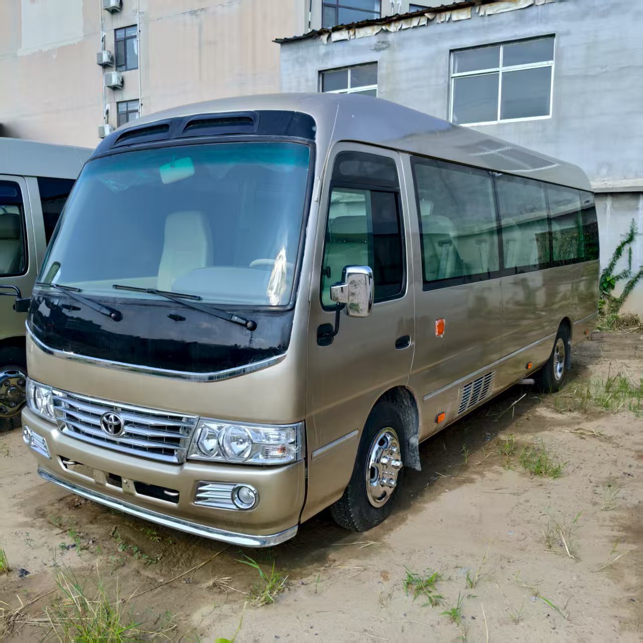 境外出口丰田考斯特中小型客车 19座23座舒适座椅 企业旅游接送车