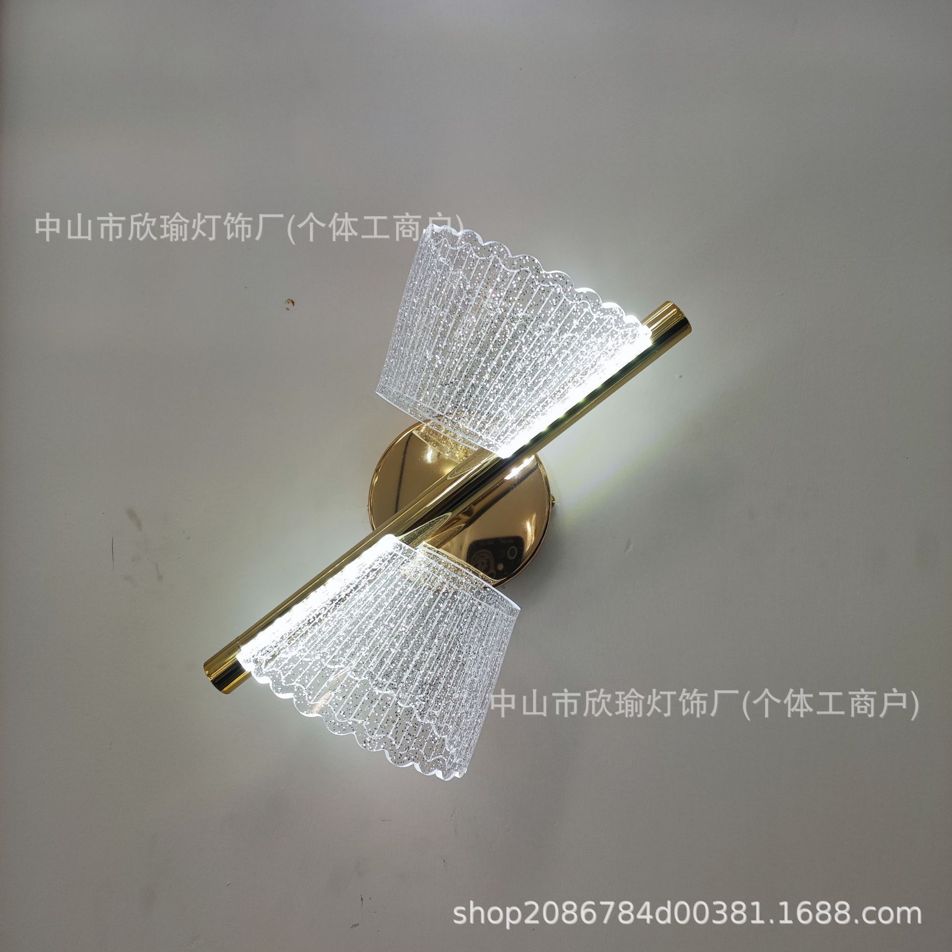 Nuevas luces de pared acrílicas transfronterizas pasillo de fondo lámpara de pared decorativa sala de estar dormitorio cama lámpara de pared lujosa