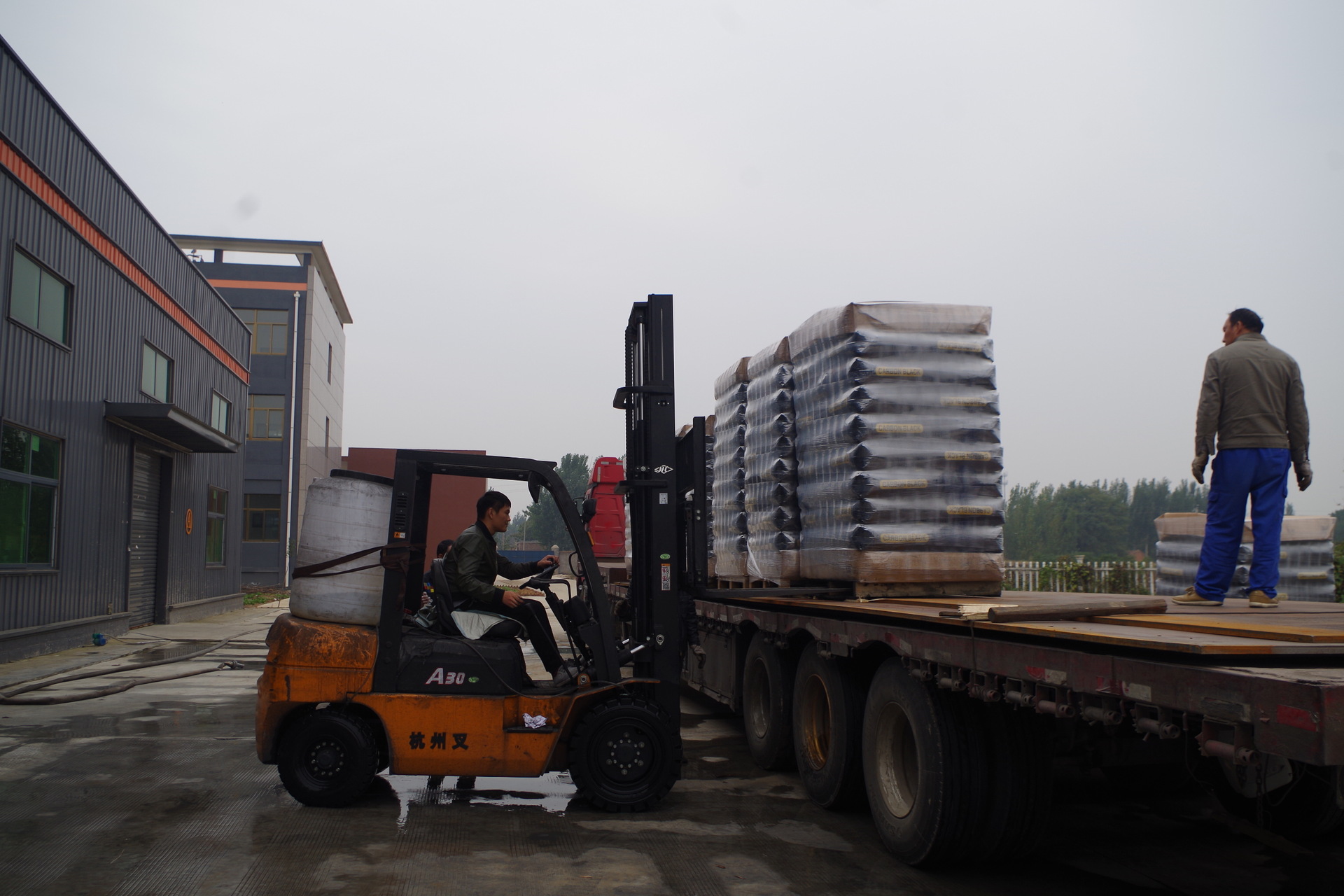 青岛醇酸漆用碳黑/工业水性漆用色素炭黑15138874290青岛炭黑厂家