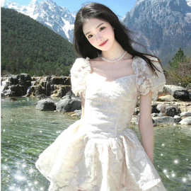 法式白色方领鱼骨泡泡袖连衣裙女夏季公主风蓬蓬仙女裙子收腰短裙