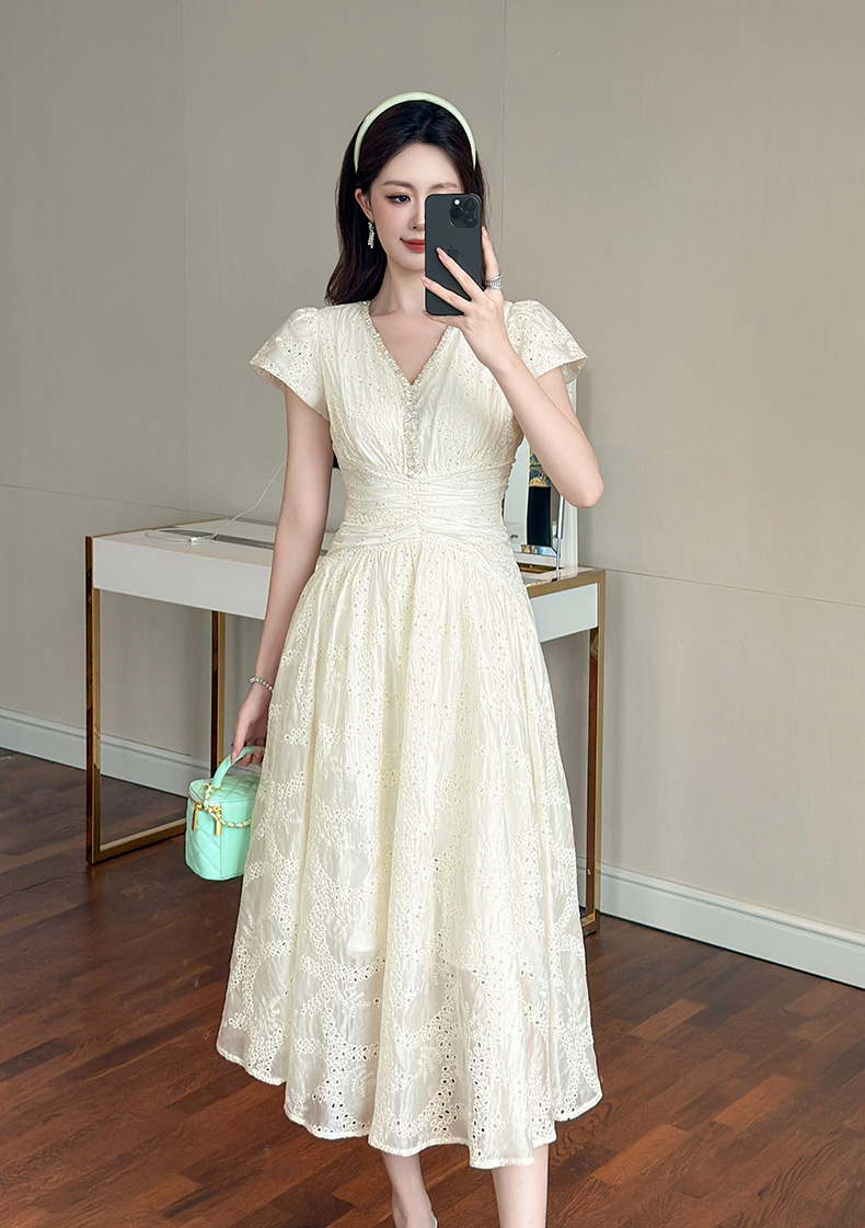 Đầm maxi nữ kiểu Pháp cổ chữ V thắt eo xòe rộng — mơ chi tiết 4