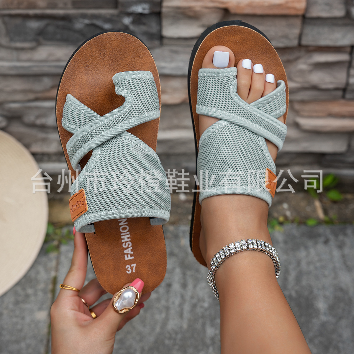 轻泡鞋底外贸大码拖鞋女wish速卖通欧美平底休闲露趾沙滩凉鞋女鞋