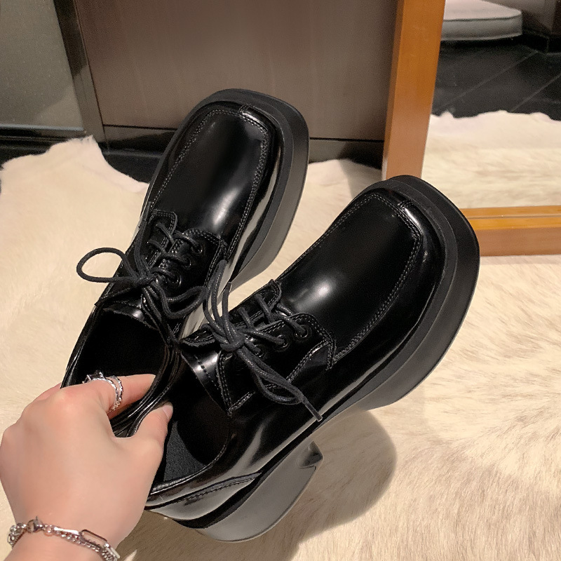 Giày loafer nữ đế xuồng platform da thật buộc dây phối màu đen trắng — màu đen
