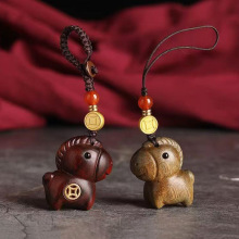 彩虹木雕马上有钱铜钱小马手机链挂件 生肖唐马包包挂饰批发景区