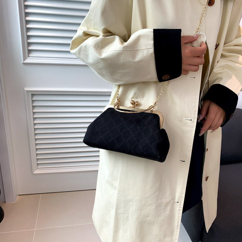 Cadena de moda rombo bolsa de concha ins moda perla cerradura noche bolsa de estilo fragante hombro crossbody bolsa de aspecto alto