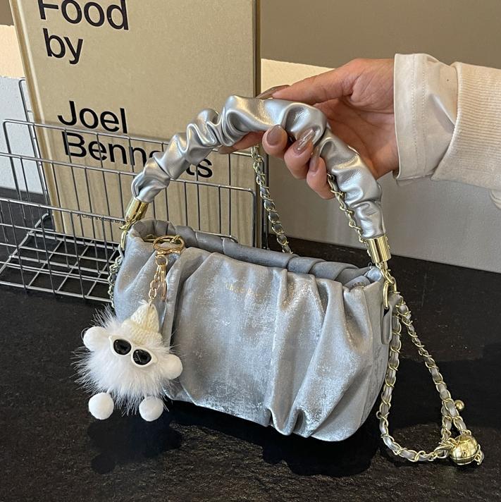 Verano súper fuego cadena plisada nube bolsa de axila señoras 2025 nuevo bandolera coreana de nicho todo fósforo