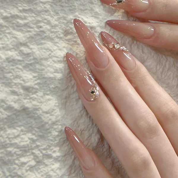 2026 New Year Wedding Nails with a High-End Elegant Vibe, Delicate Nude Color, Exquisite Champagne Small Diamonds, Detachable Wearable Nail Pieces