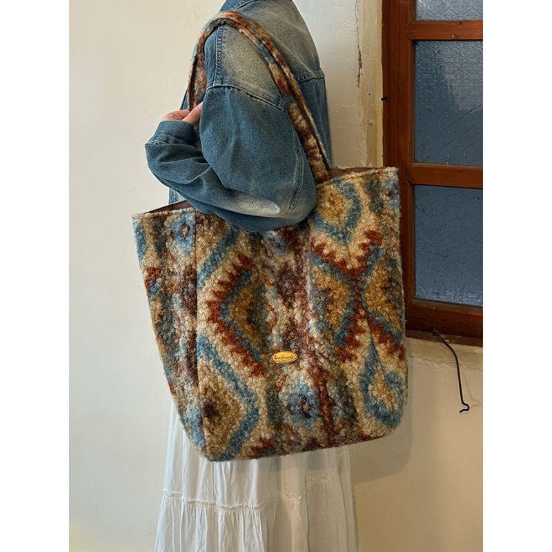 Ethnic Style Retro Plush Tote Bag for Women, New Large-Capacity Contrasting Color Double-Sided Shoulder Bag, Daily Commuting Bag