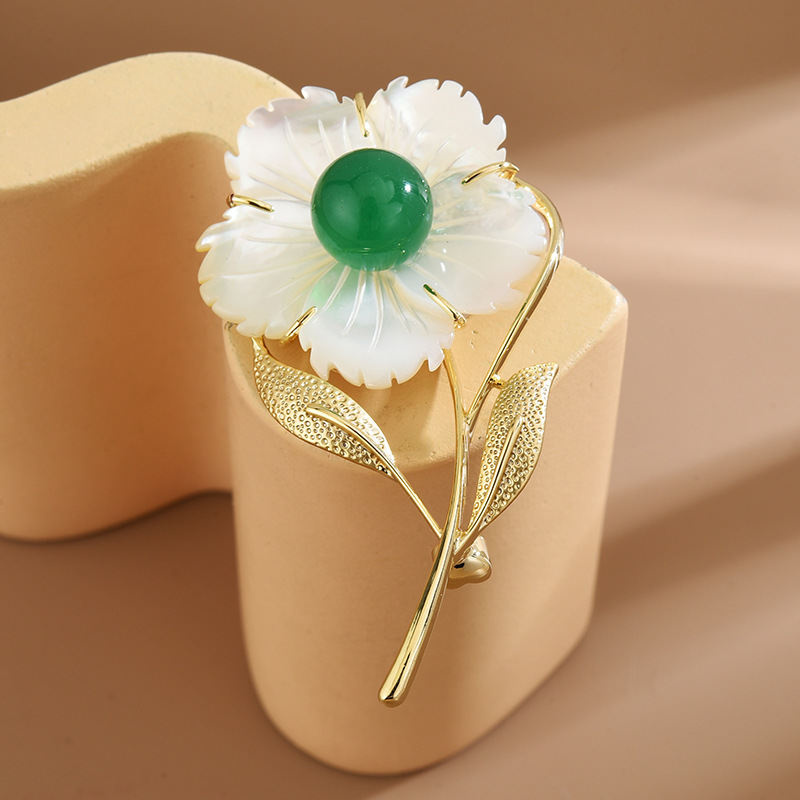 New Shell Brooches for Women Fashion Green Flower Party Dress Brooch Pin Simple Clothing Accessories Corsage for Prom