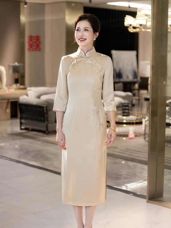 香槟色旗袍女夏季喜婆婆婚宴装2025新款礼服妈妈新中式刺绣裙子秋|undefined