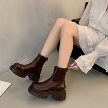 2025年秋冬新款厚底时尚短靴百搭英伦风短筒靴中筒时装靴女士靴子