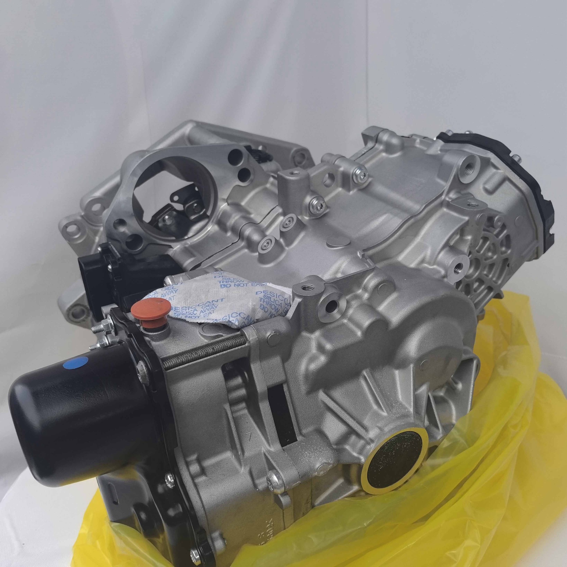 Dq200 0Am 7-Speed Automatic Transmission with Mechatronics Is Suitable for Volkswagen and Audi Front-Wheel Drive Gearbox Assembly